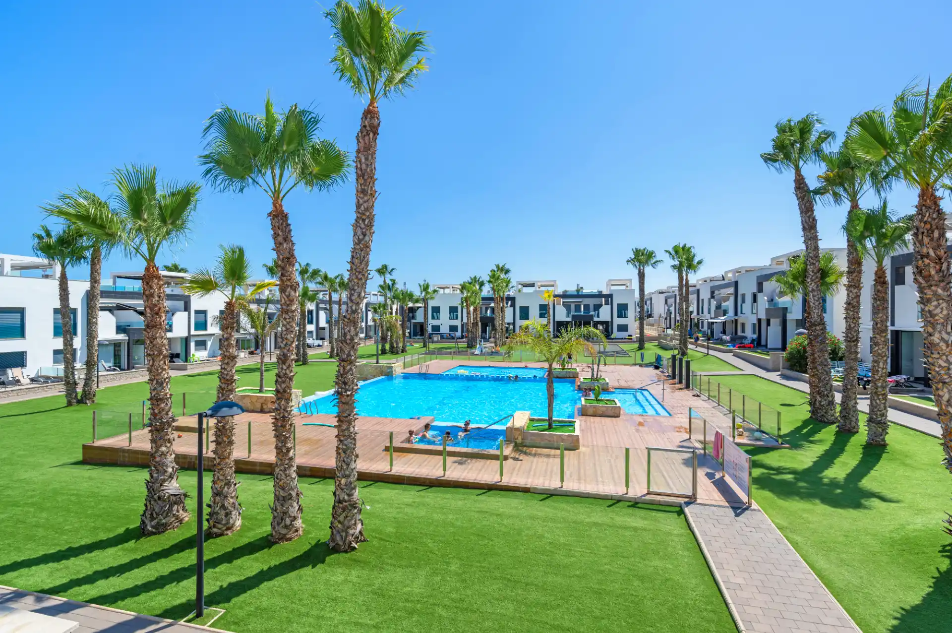 Oasis Beach 4-142