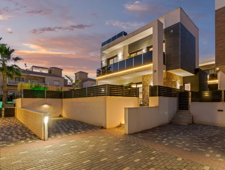 Village lomas de cabo roig