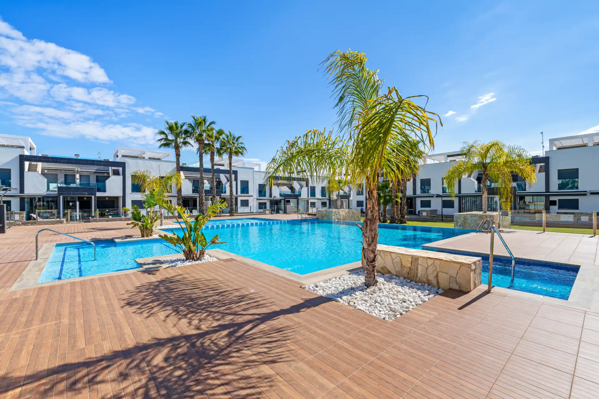 Oasis Beach 4-142 — 24